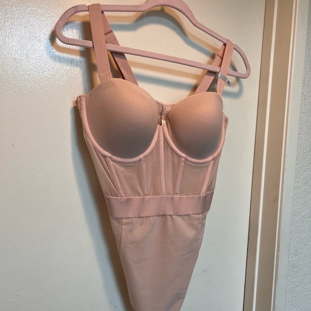 DKNY corset style thong bodysuit with adjustable straps - Picture 3 of 6